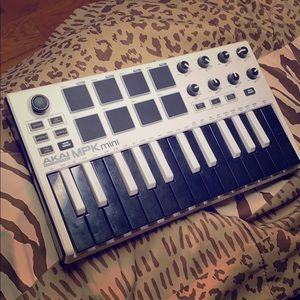 AKAI MPK mini